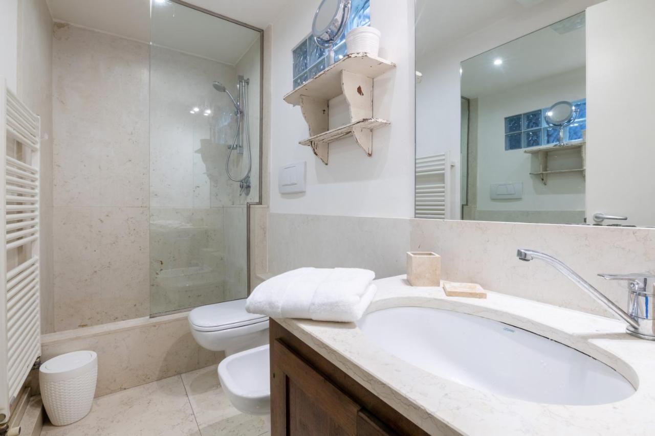 Exclusive Elegant Apartment In Pieno Centro! X4 Римини Экстерьер фото